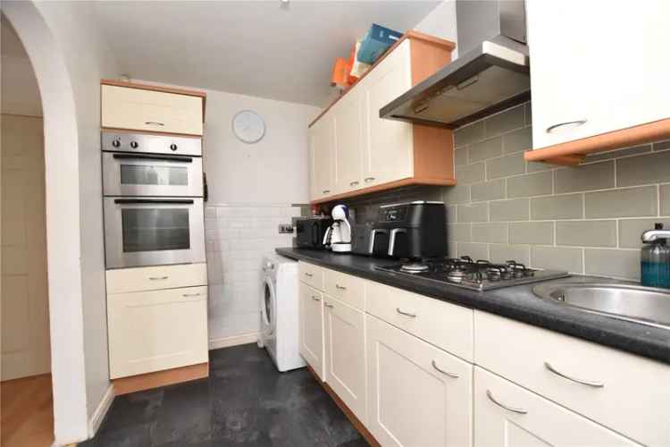 3 Bed Semi-Detached House Gildersome Village Chain Free