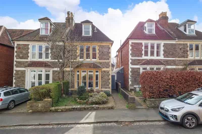 3 Bedroom Semi Detached House for Sale Near Gloucester Road