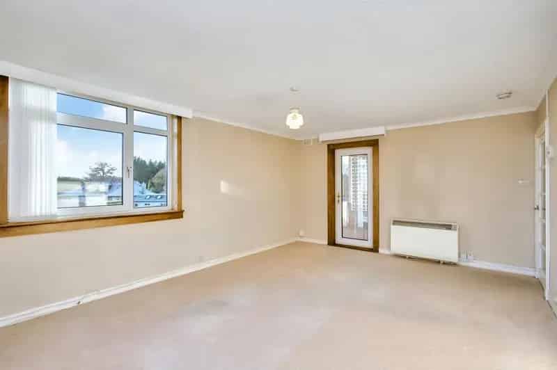 4 bedroom flat for sale