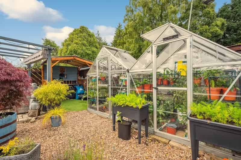 Modern Helensburgh Flat with Private Garden and Attic Room