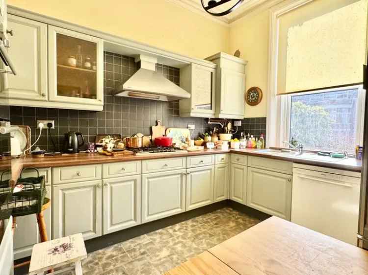 2 Bedroom Flat for Sale Folkestone Kent CT20
