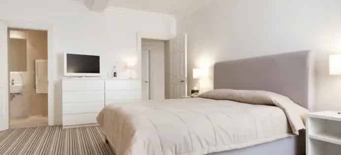 2 Bedroom Mayfair Apartment with Hotel Amenities