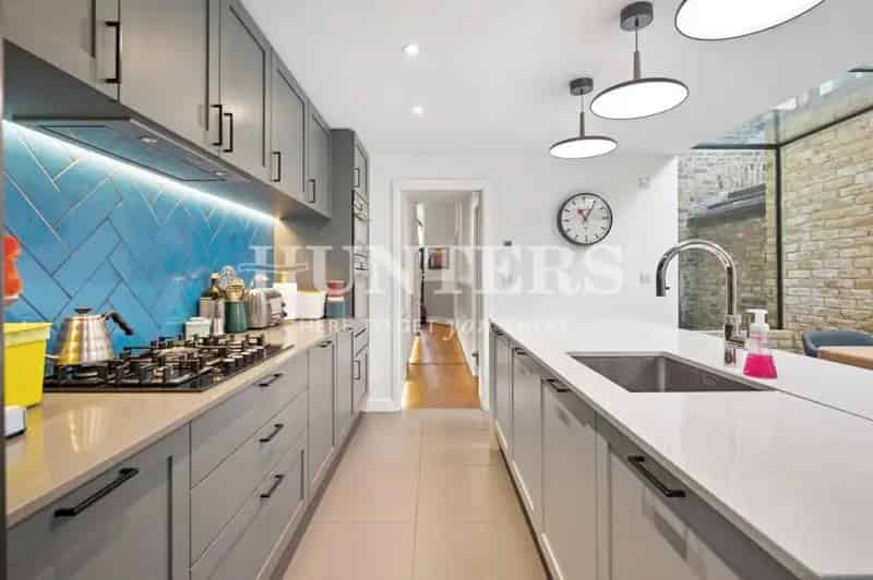 4 bed house for sale