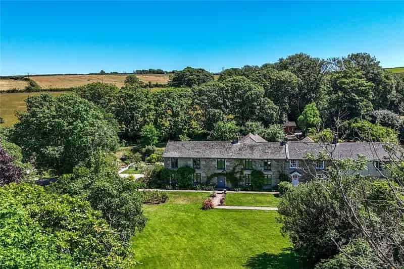 4 Bedroom Cottage for Sale in Cornwall