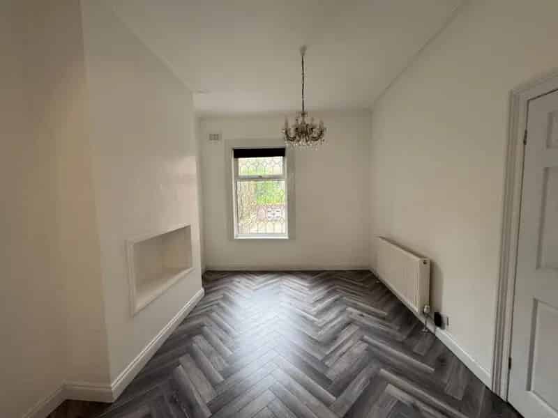 3 Bedroom Mid Terrace House For Sale