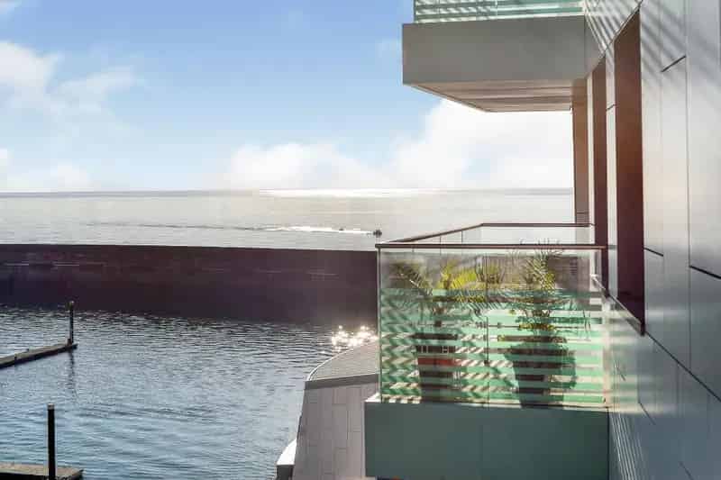2 Bedroom Apartment Brighton Marina Sea Views No Deposit