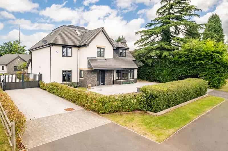 7 Bedroom Detached House for Sale
