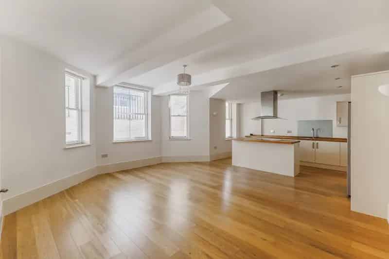 Luxury 2-Bedroom Garden Flat for Sale in Hove