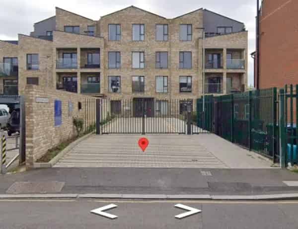 Flat For Rent , Mole Valley, England