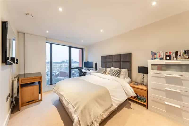 3-Bed Apartment Maltby Street London Open-Plan Roof Terrace