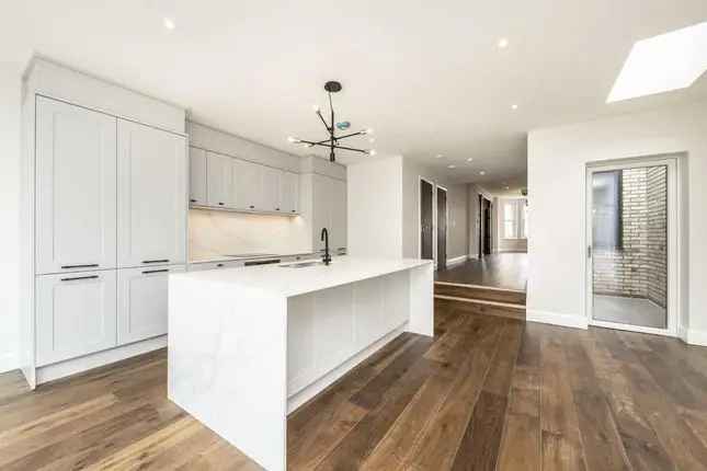 End terrace house for sale in Hamilton Road, London SW19