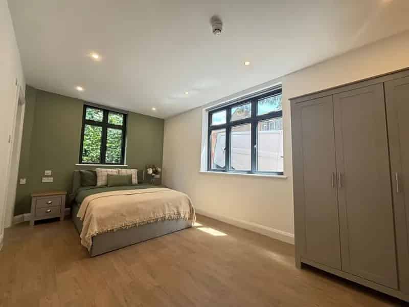 8 Bedroom House of Multiple Occupation To Rent