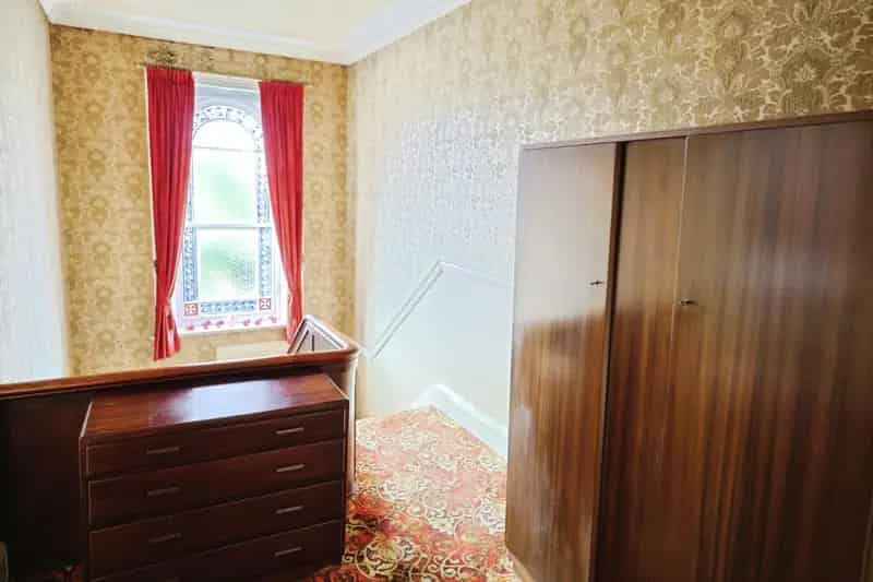 5 bedroom House
 For Sale