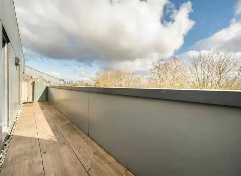 One Double Bedroom Apartment Near New Cross