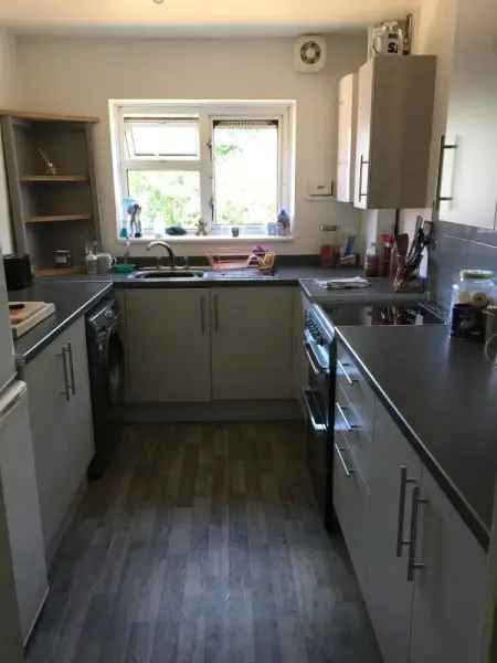 Two Bedroom Flat near Tunbridge Wells Maidstone Hastings