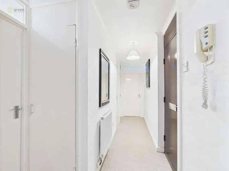 2 Bed Flat for Sale Popular Residential Location