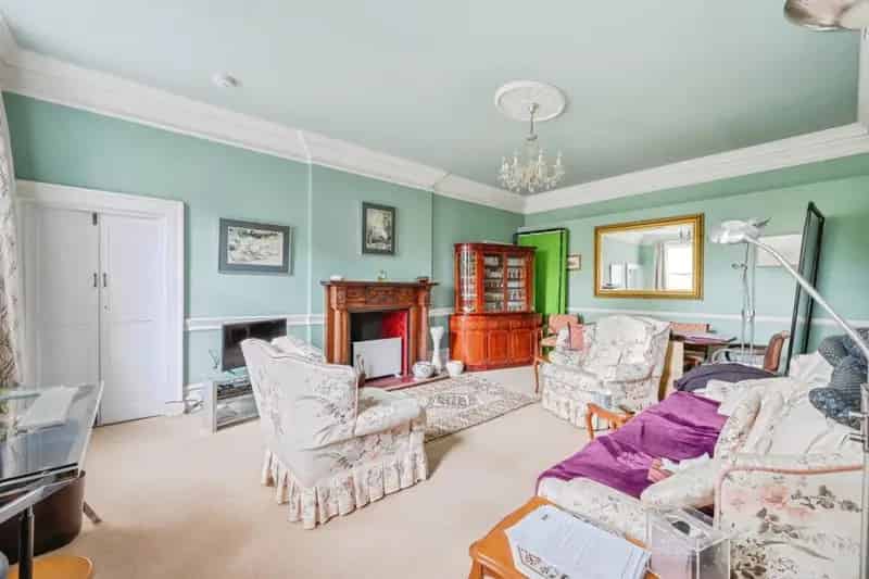 Grade II Listed Georgian Property with Six Let Apartments