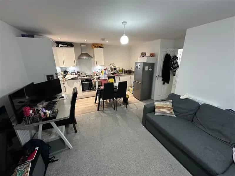 Two Bedroom Apartment City Centre B5 Ideal First Time Buy or Buy To Let