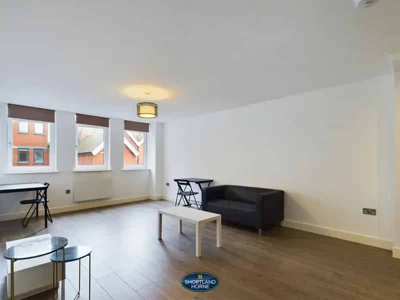 1 Bedroom Apartment Near Railway Station and City Centre