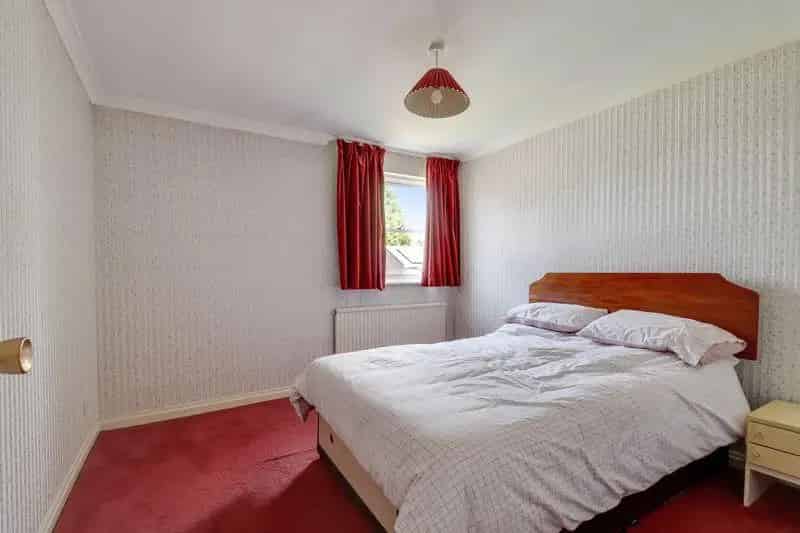 4 Bed House for Sale Windlesham No Onward Chain
