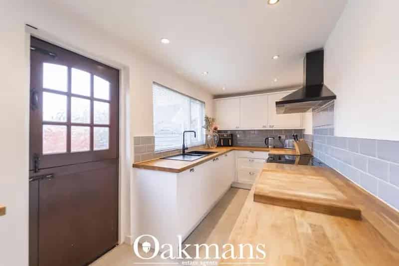 3 Bedroom Semi-Detached House for Sale Northfield