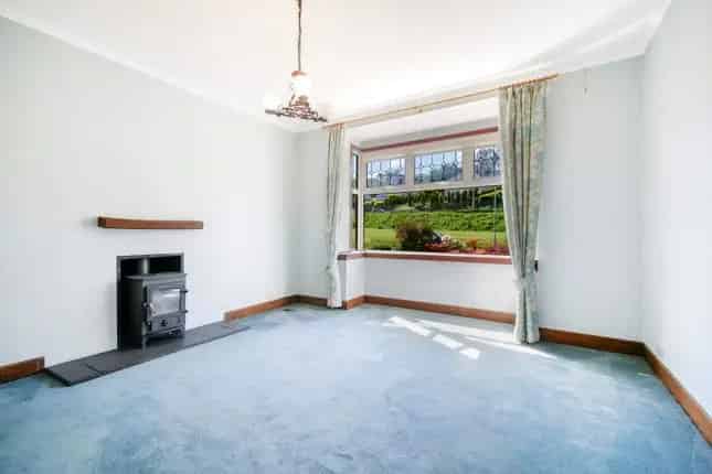 Spacious Detached Bungalow for Sale in Clarkston Glasgow