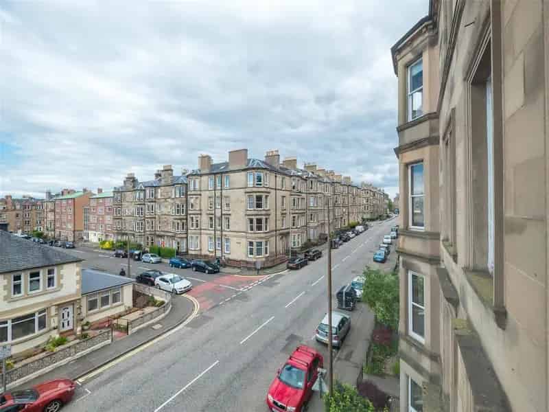 4 Bedroom Flat to Rent in Polwarth Edinburgh