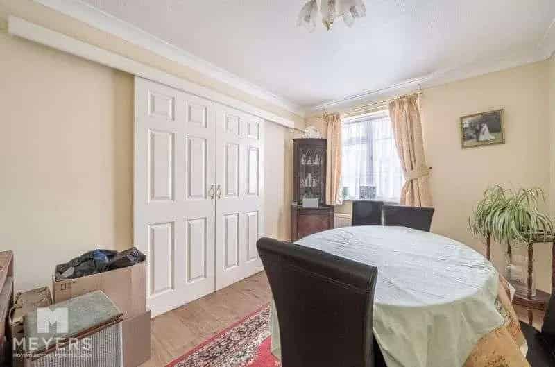 3 Bed House for Sale Two Reception Rooms Modern Bathroom Garage