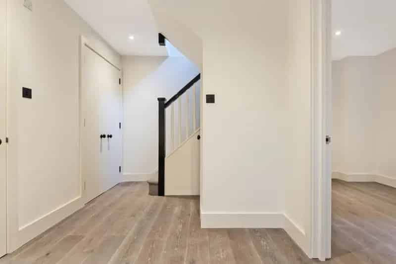 2 Double Bed Modern Apartment Near White City Station