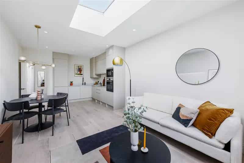 2 Bedroom Flat House to Rent Chiswick