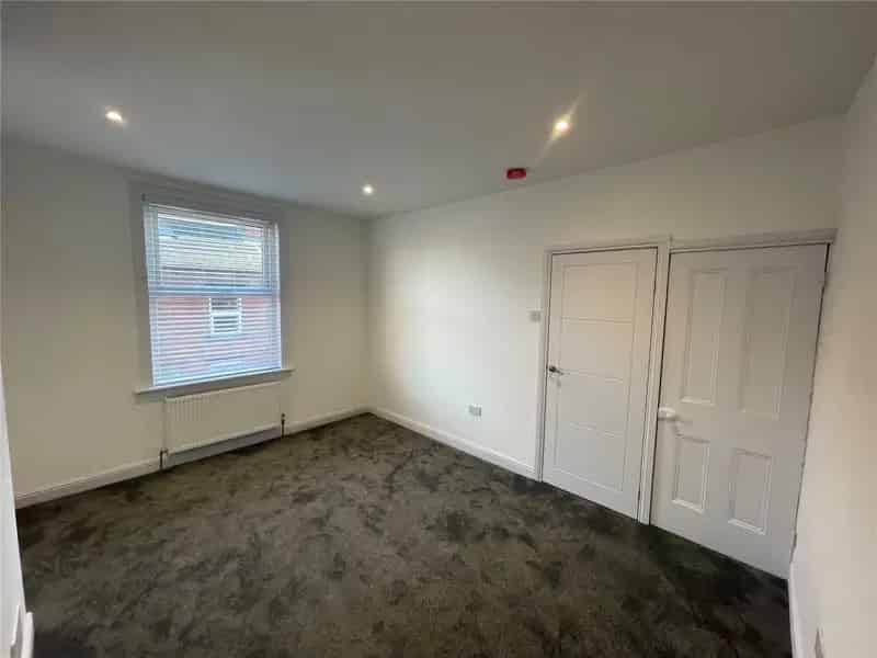 3 Bedroom House Near Bramley Train Station