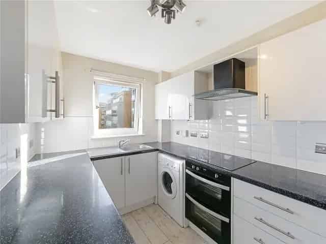 2 Bedroom Flat for Sale in Battery Park Clyde Views Garage Parking