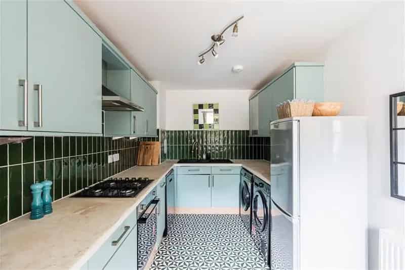 2 Bed Flat - Ground Floor with 1 Reception Room