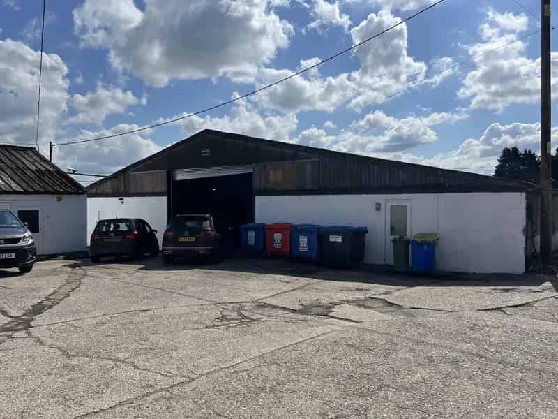 Industrial Storage Unit To Let - Ridge Farm West Sussex