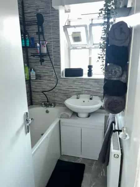 Beautiful 2-Bed Flat near Transport Links and Park