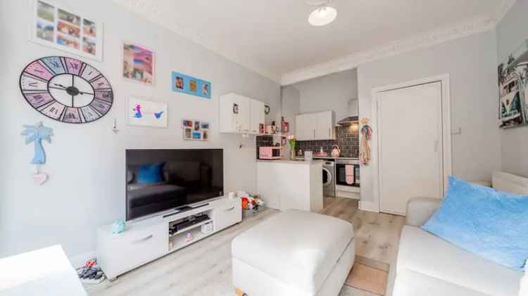 Stylish 1-Bedroom Shawlands Apartment Near Pollokshaws East Station