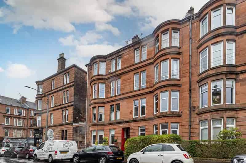 2 Bedroom Apartment for Sale in Shawlands