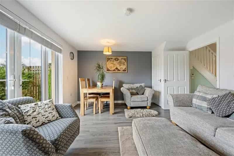 3 Bed Semi Detached House Dunfermline
