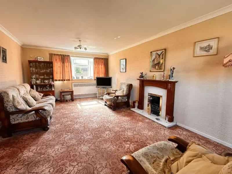 4 Bed Detached House for Sale in Oakham Town Centre