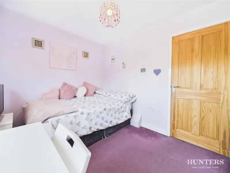 4 Bed House for Sale - Family Home Near Amenities