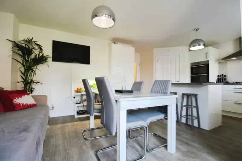 4 Bedroom Detached House in Cypress Crescent