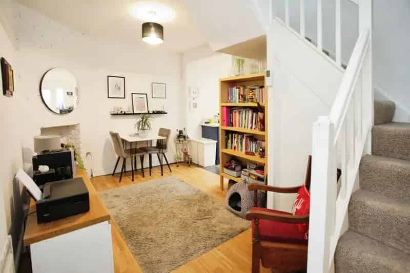 Spacious Semi-Detached House in Llandaff North