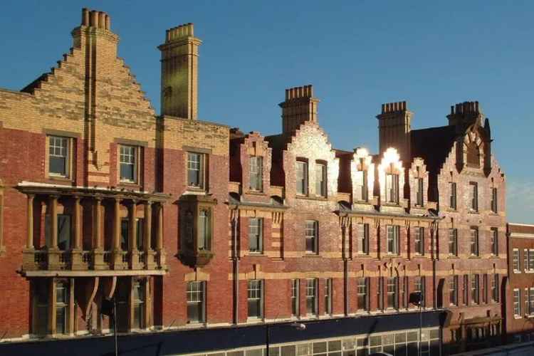 1 Bedroom Flat London Commuter Modern Open Plan Leasehold