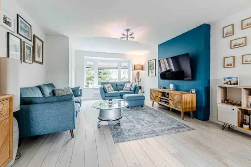 3 Bedroom Townhouse in Horsforth Near Train Station