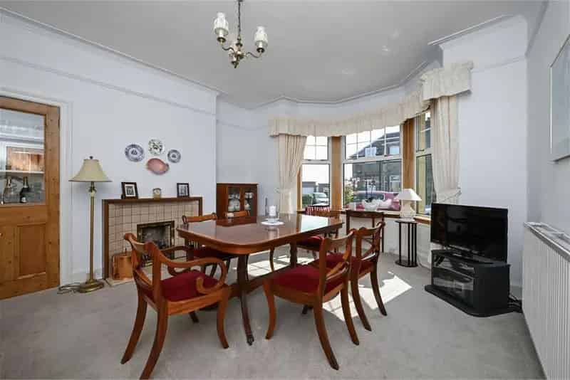 3 Bed Semi-Detached House with 3 Reception Rooms