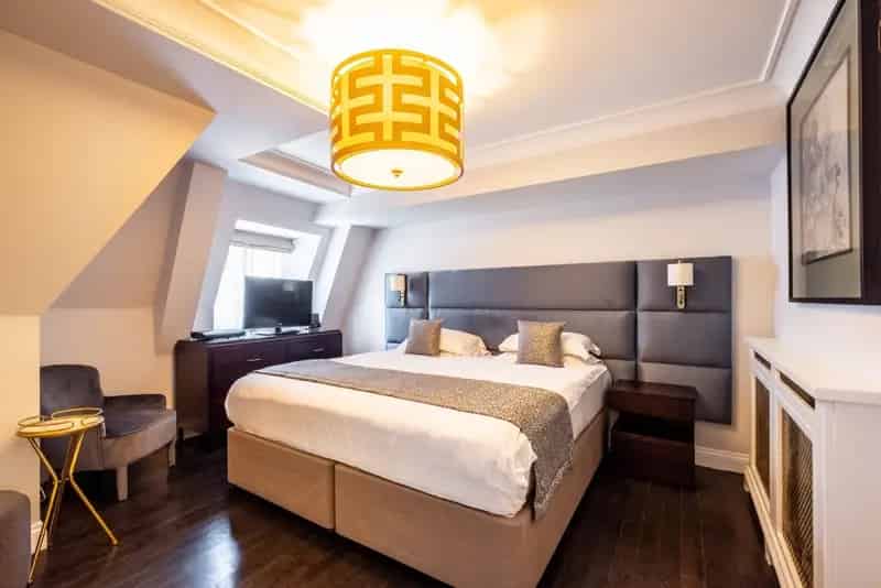 3 Bedroom Luxury Apartment Kensington - Bills Included
