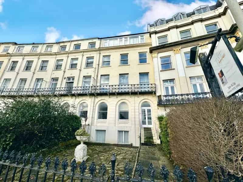 2 Bedroom Flat for Sale Scarborough North Yorkshire YO11