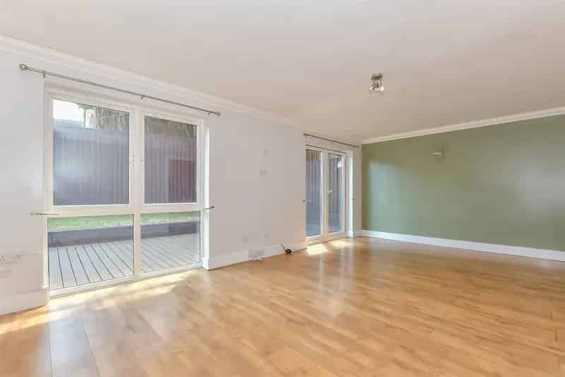 4 bedroom town house for sale