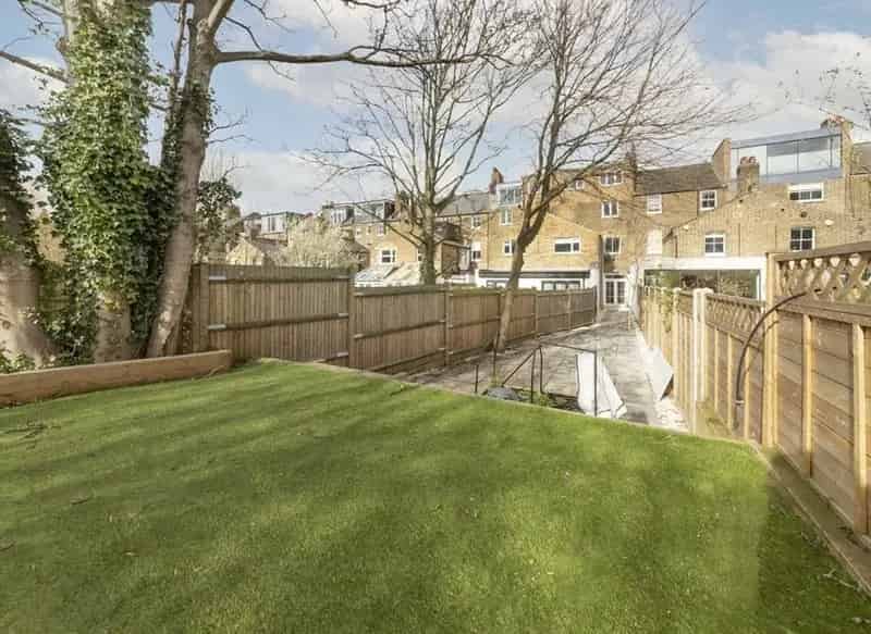 Victorian Conversion 1 Bedroom Garden Flat Share of Freehold