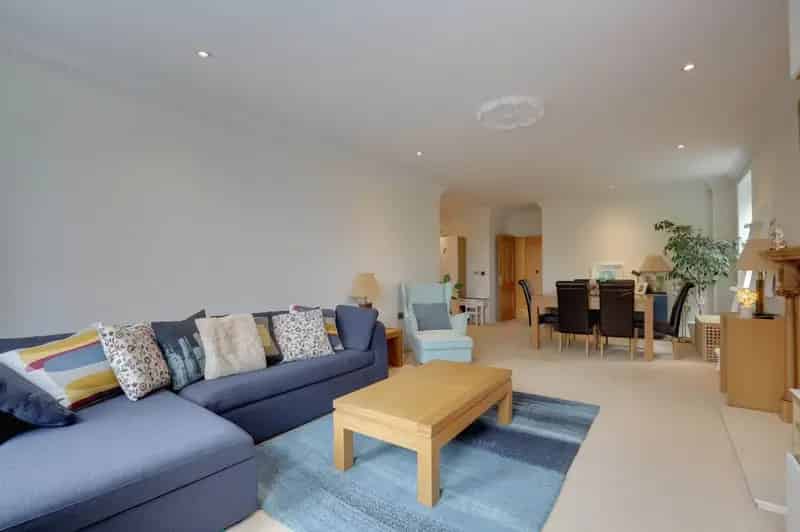 2 Bedroom Apartment House to Rent in Gated Community